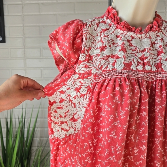 THML Pink And White Floral Embroidered  Blouse Size Small - Picture 6 of 6